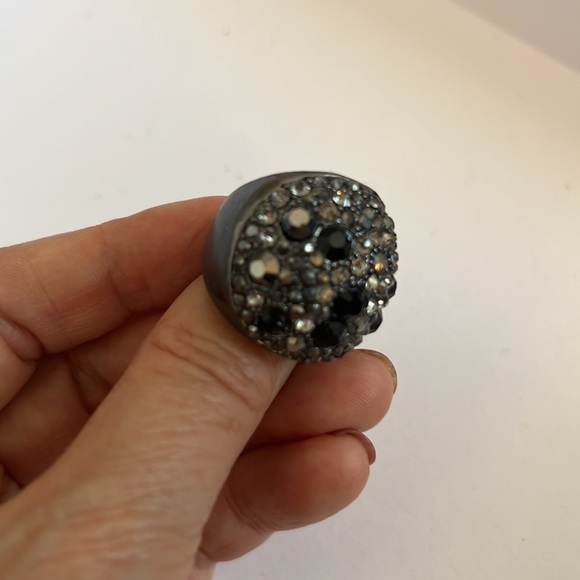 Ring - Picture 2 of 6